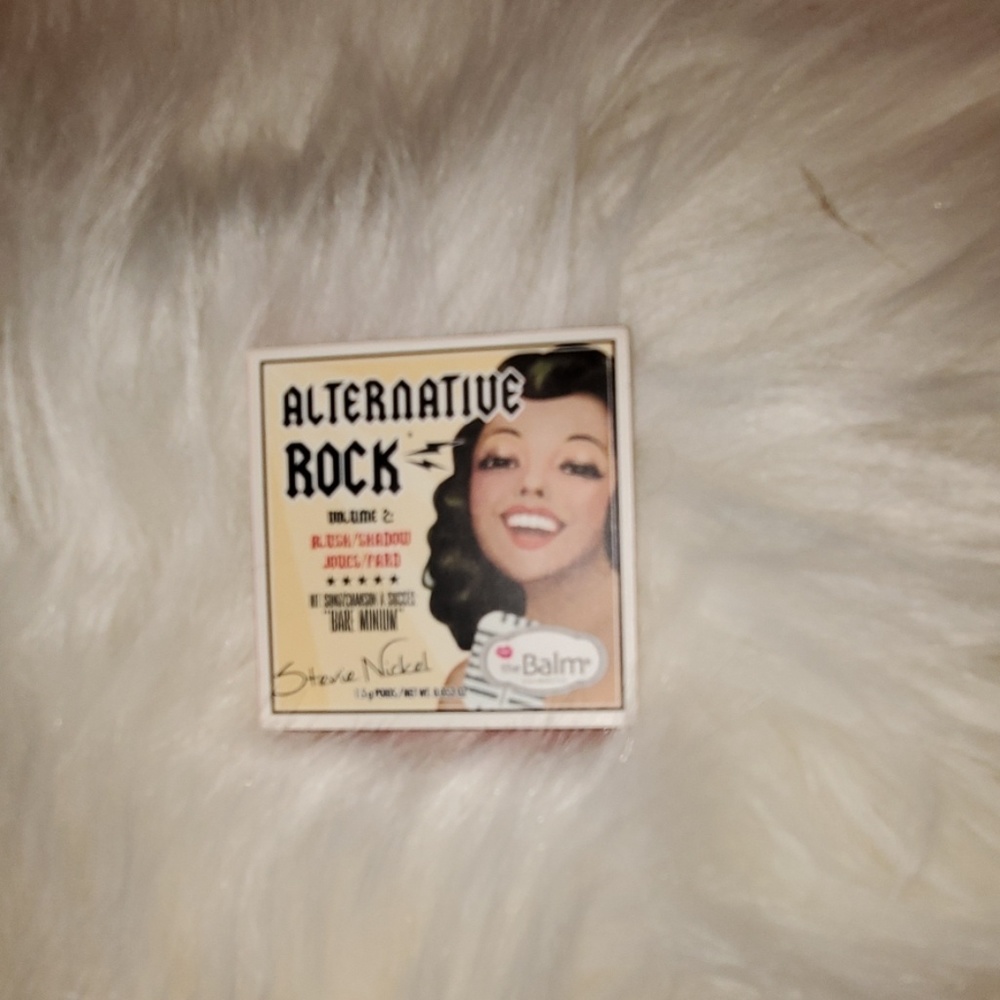 Alternative rock blush